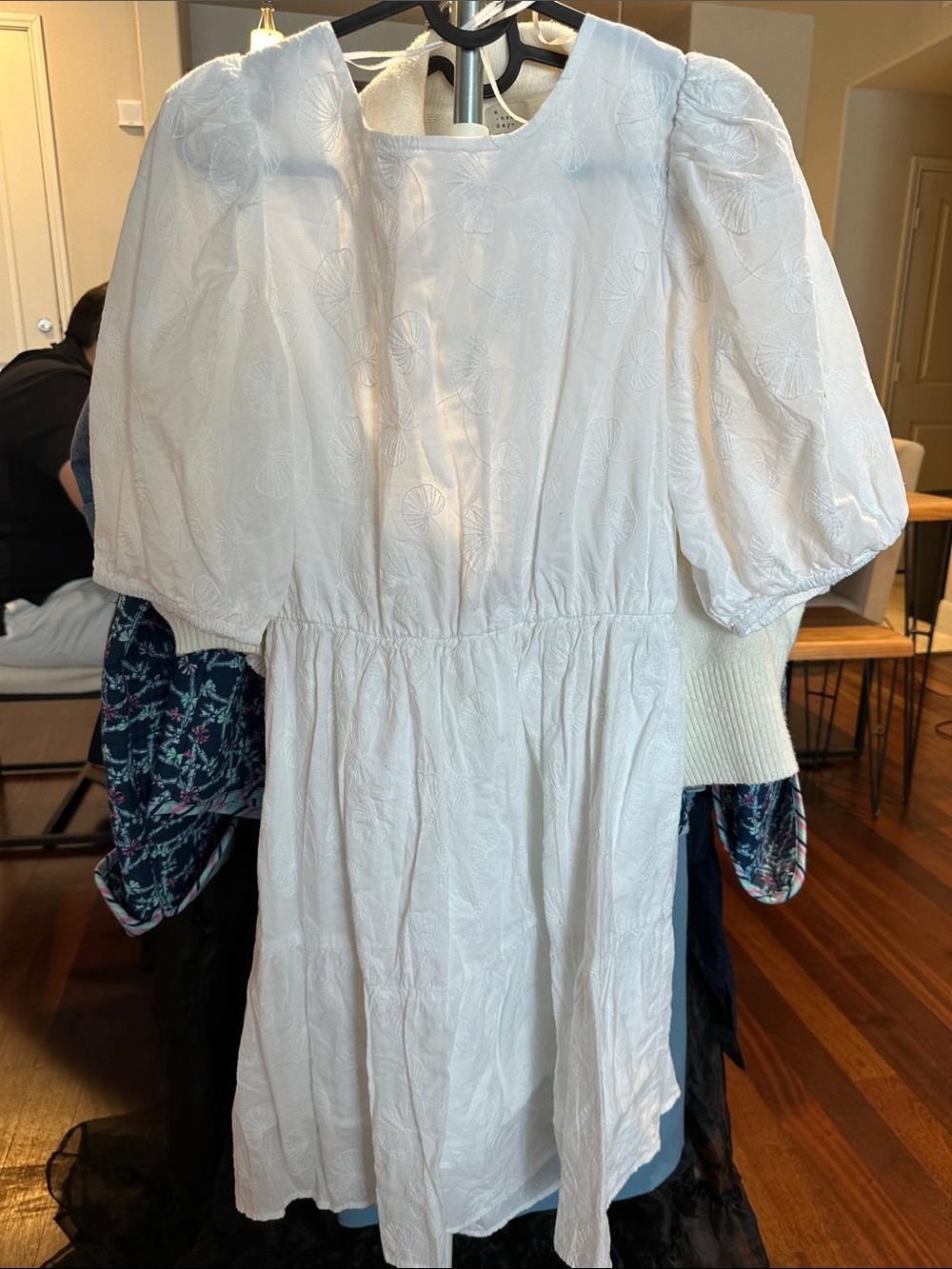 White Puff-Sleeve Casual Women's Dress